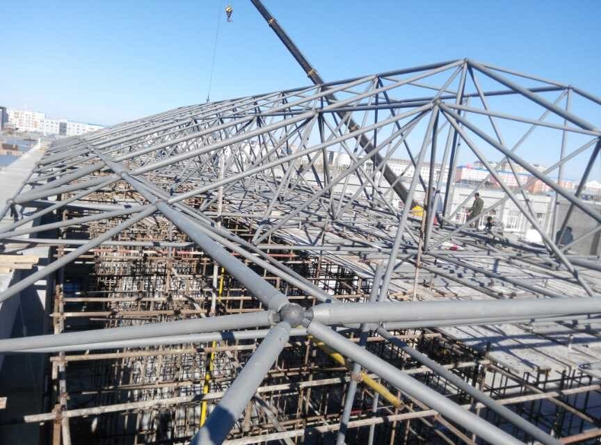 昌吉商贸城屋顶网架工程